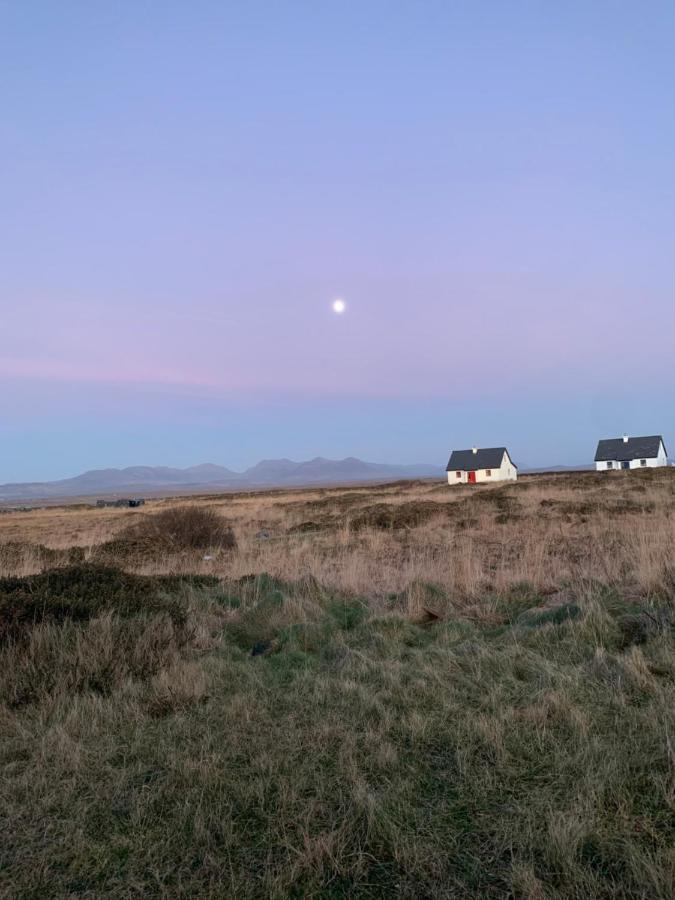 Pink Cottage Ballyconneely Eksteriør billede
